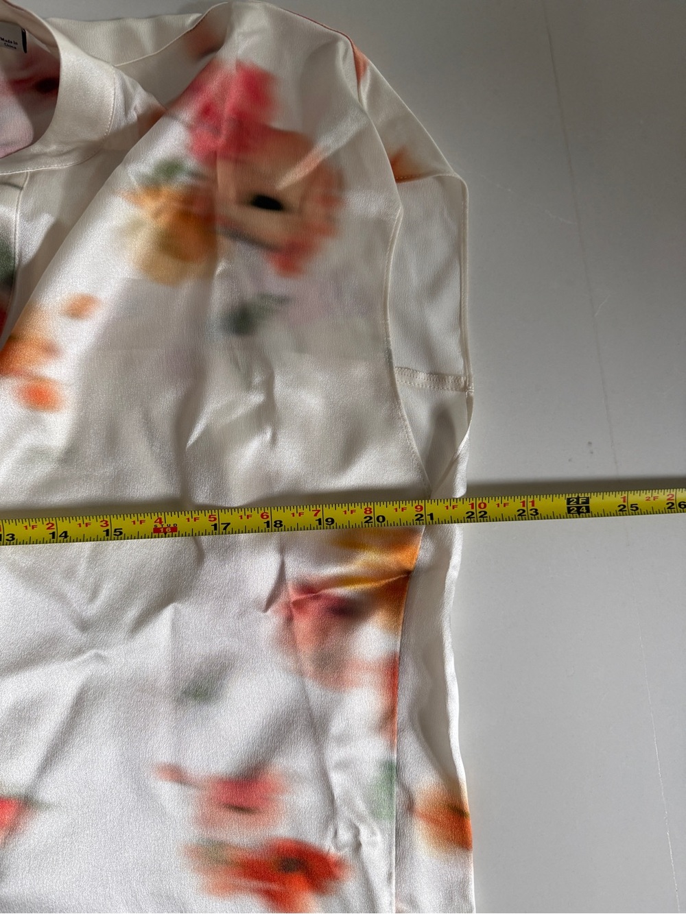 Vince Cream Floral Silk Top with Peach Satin Pants - Picture 11 of 11